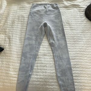 Lululemon White Camo Wunder Under leggings
